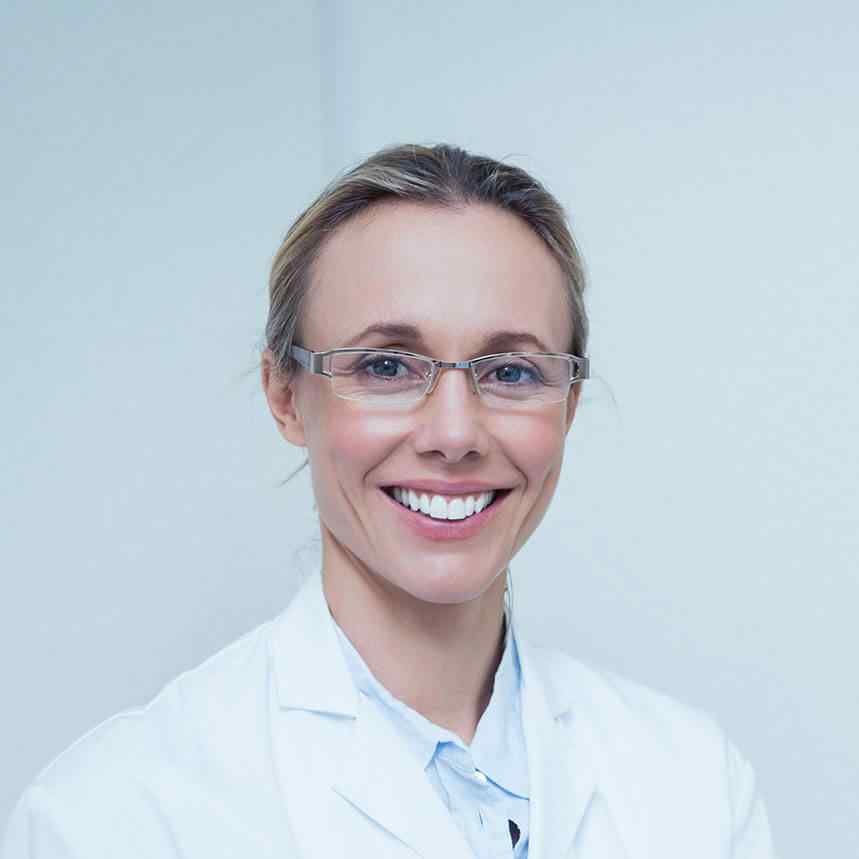 https://dianelladental.com.au/wp-content/uploads/2020/02/doctor-02.jpg